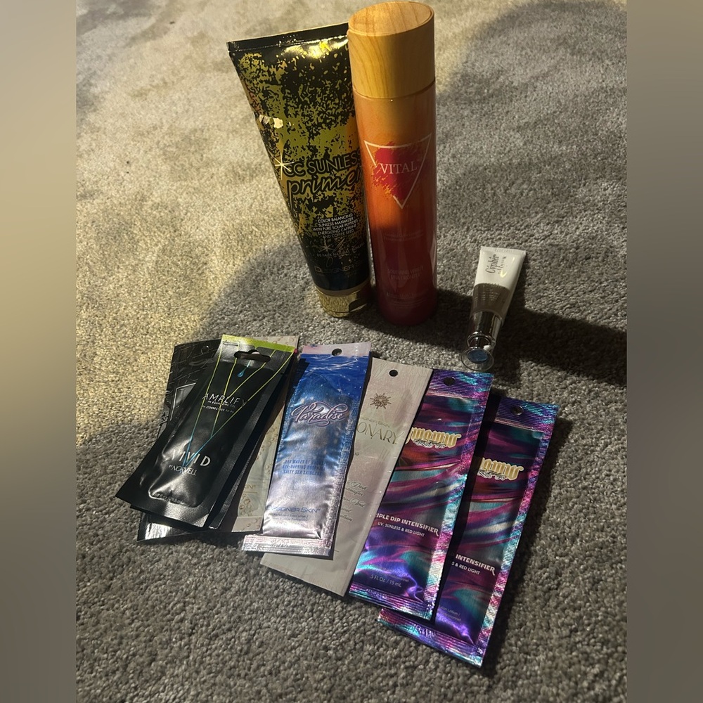 Tanning supplies w bag